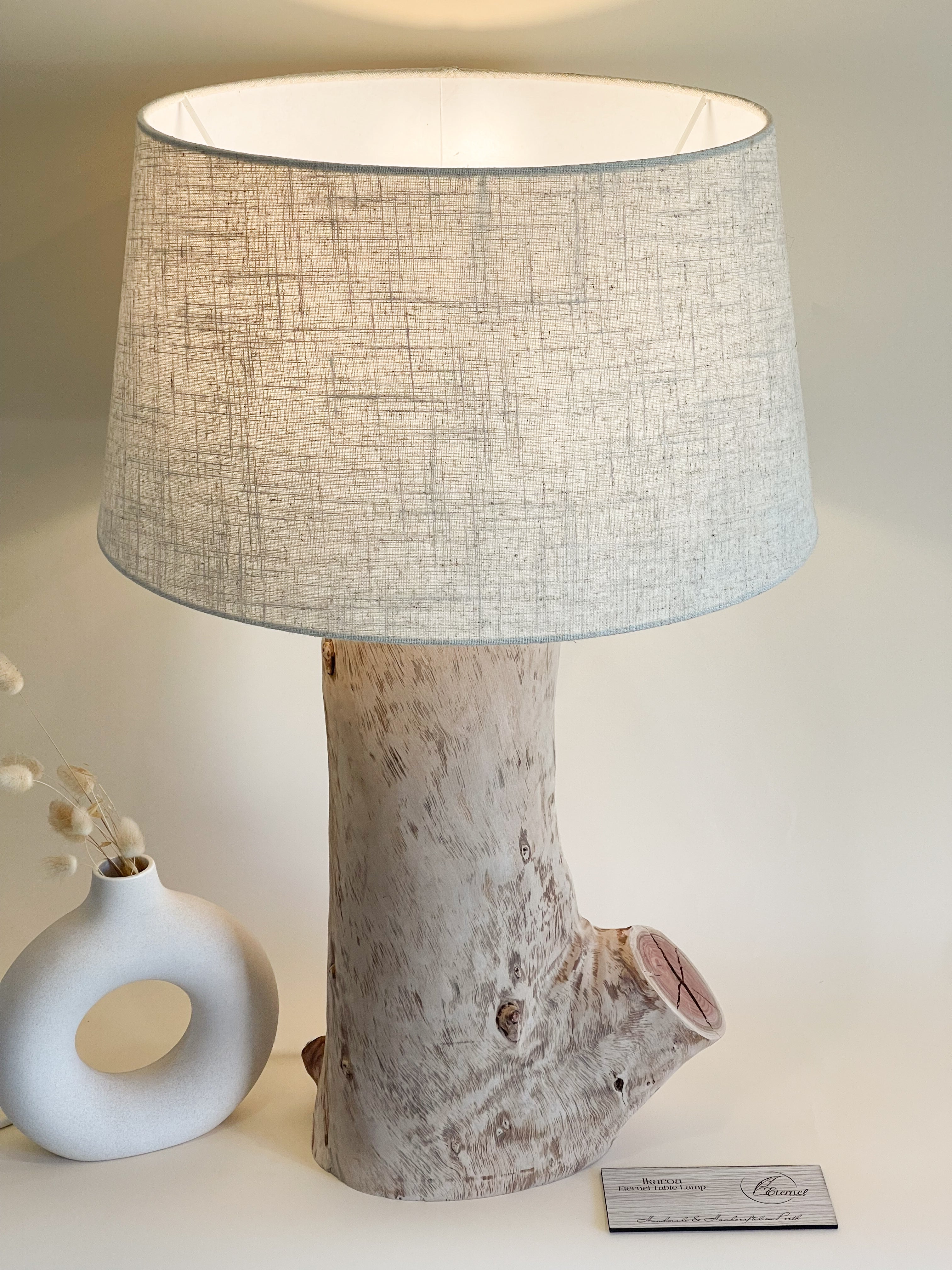 IKAROA Table Lamp