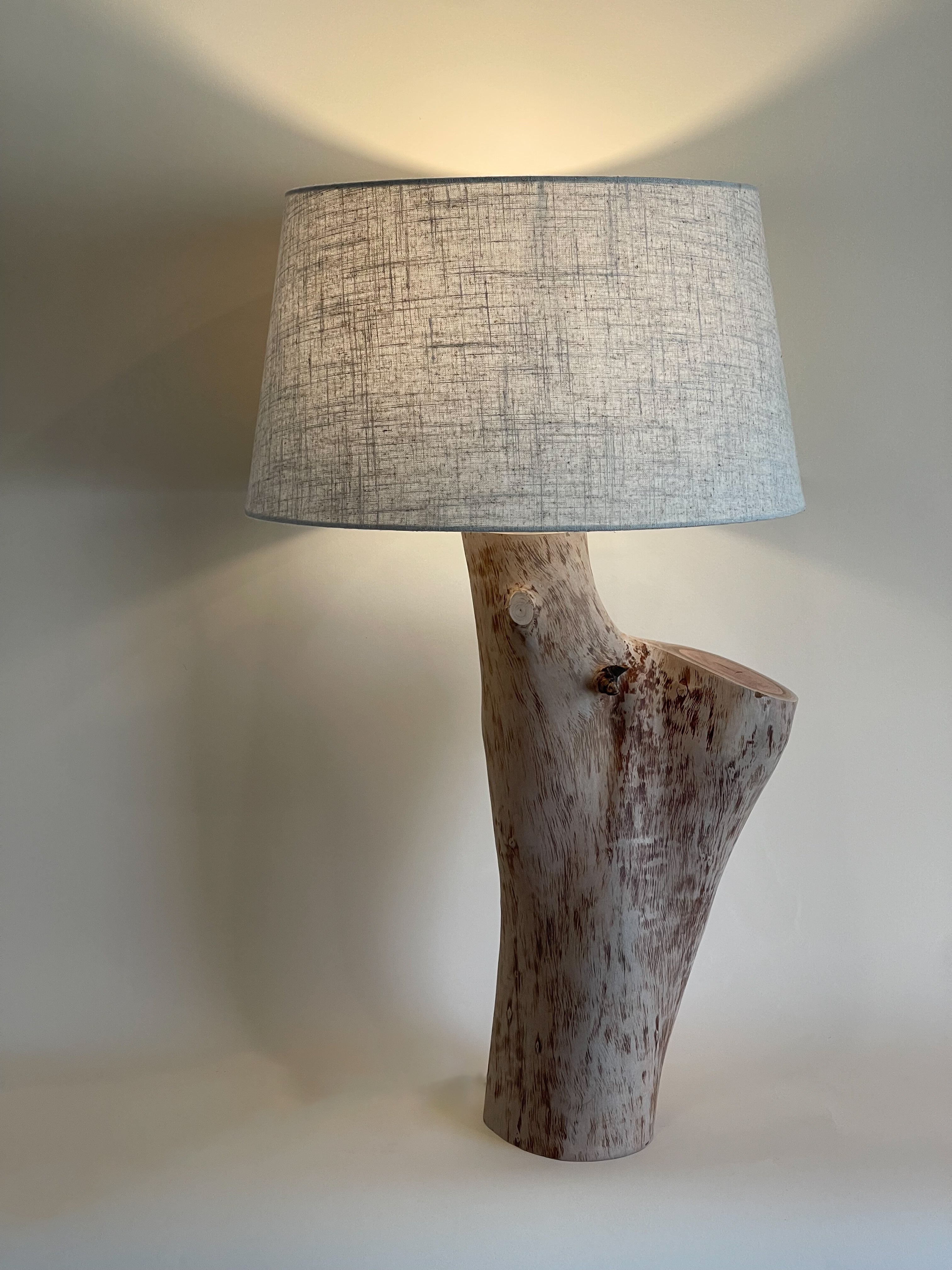 IHAKA Table Lamp