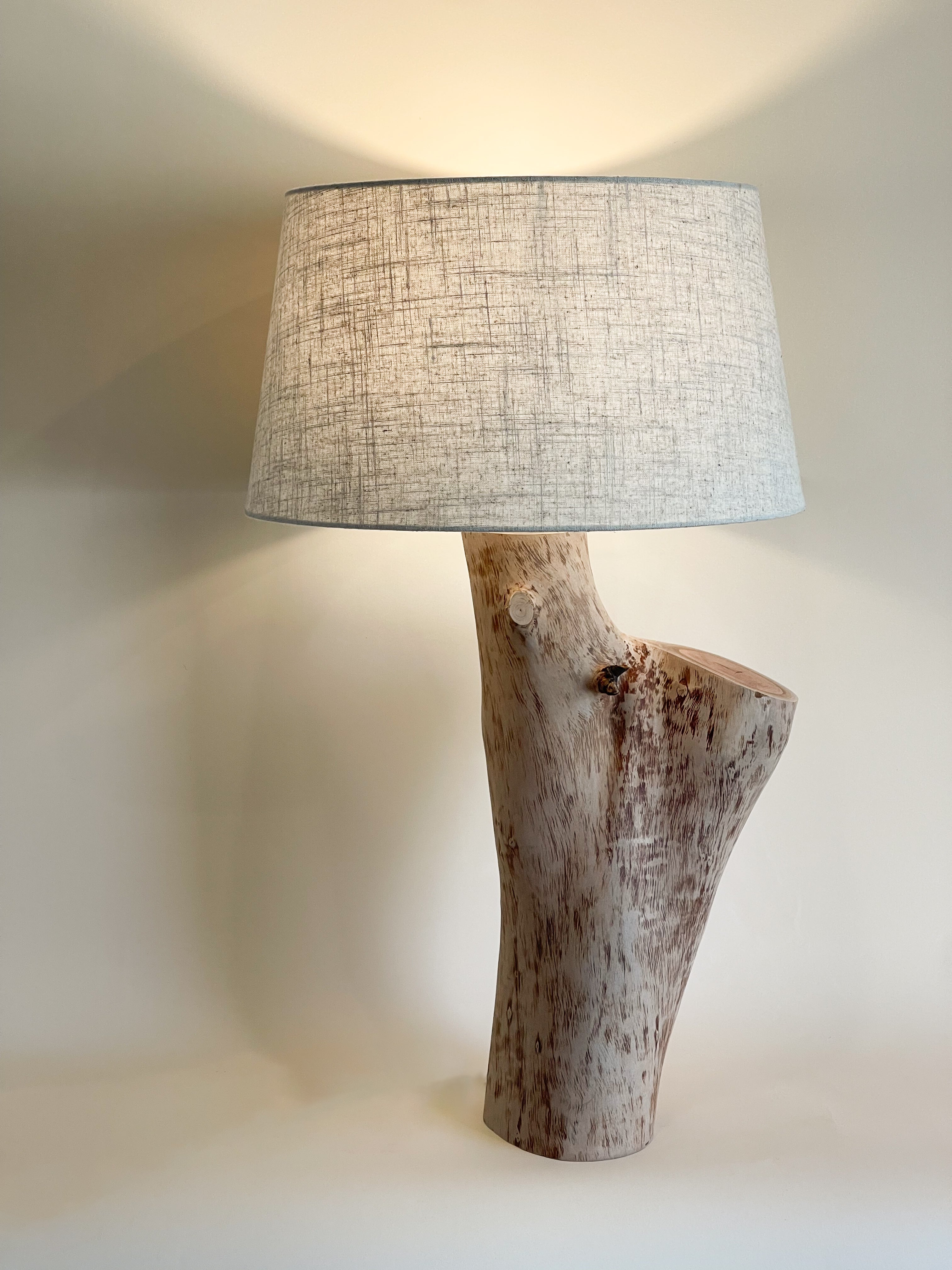 IHAKA Table Lamp