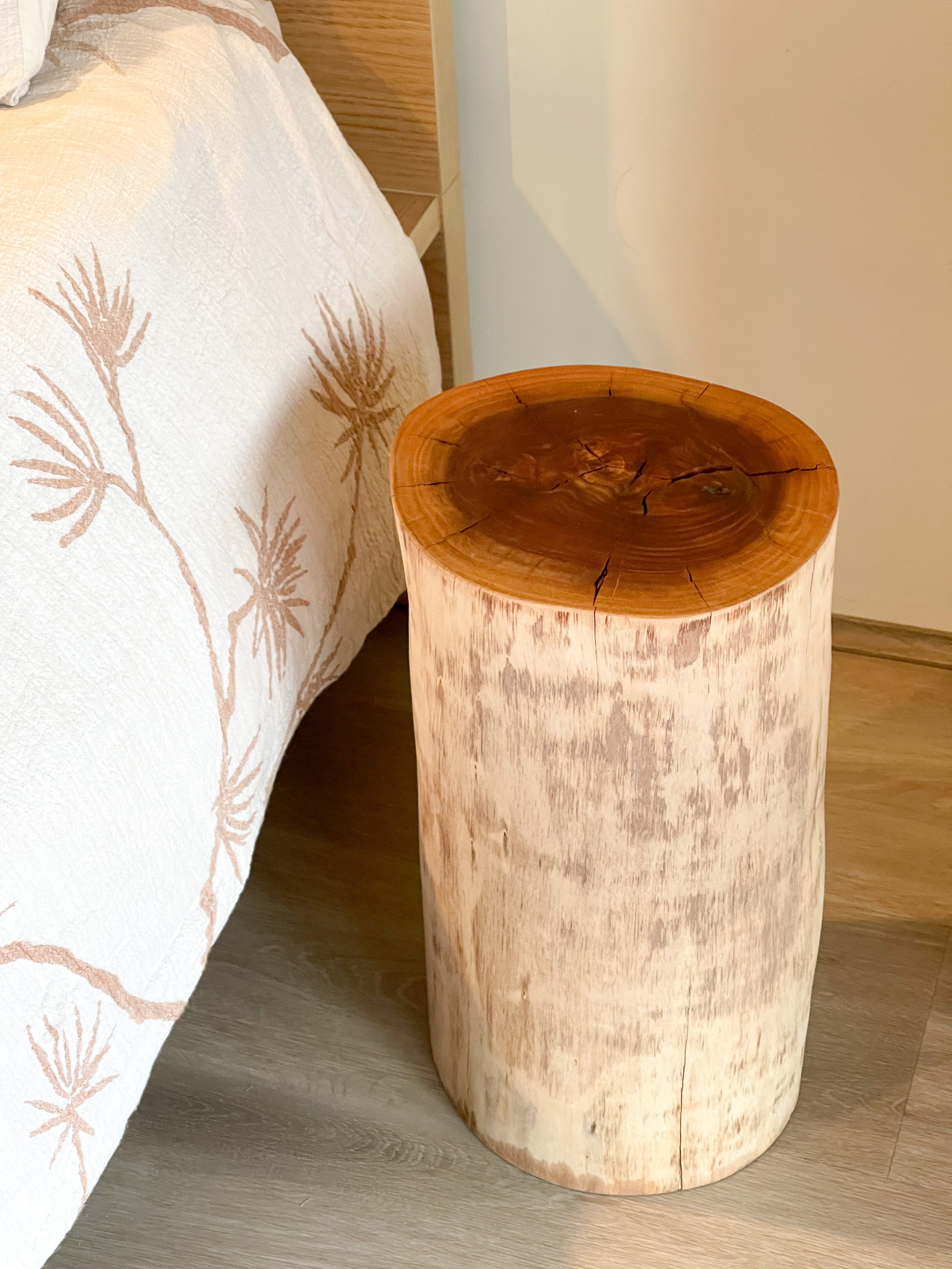 INITIAL STUMP - Side Table